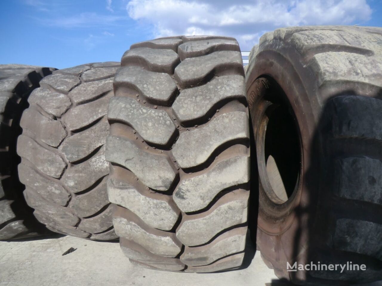 pneumatika pre grader Michelin 35.65R33 TIRE