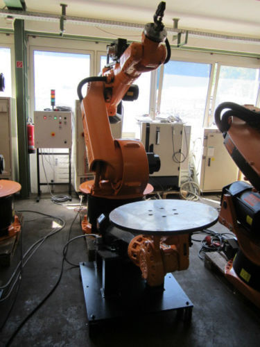 priemyselný robot KUKA mit-Positionierer-9-achsig-Schweissgeraet-B