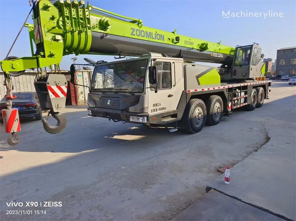autožeriav Zoomlion QY70V ZTC700V QY70K STC700 TG700E NK700E 70 ton used truck mobil
