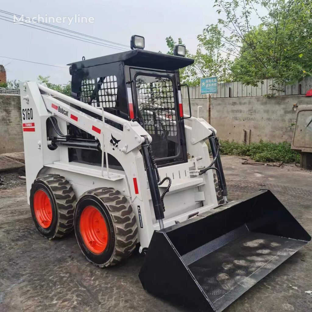 šmykom riadený nakladač Bobcat S 160