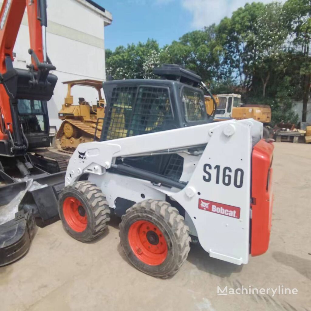 šmykom riadený nakladač Bobcat S160