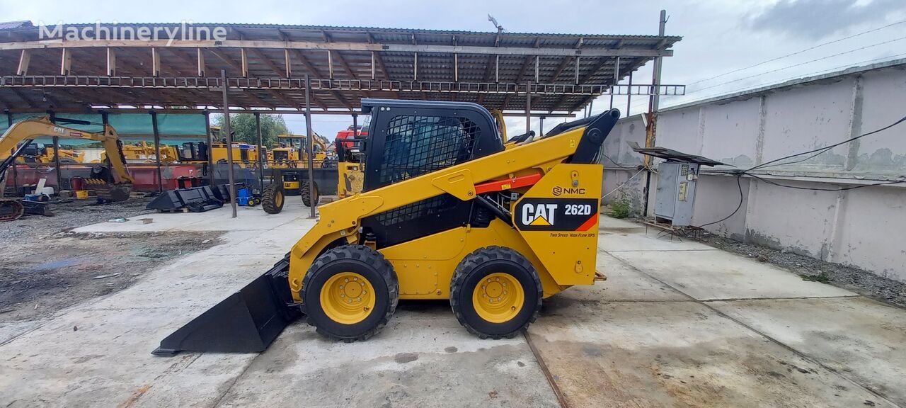 šmykom riadený nakladač Caterpillar 262C