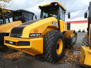 zemný valec JCB VM 137D T4i